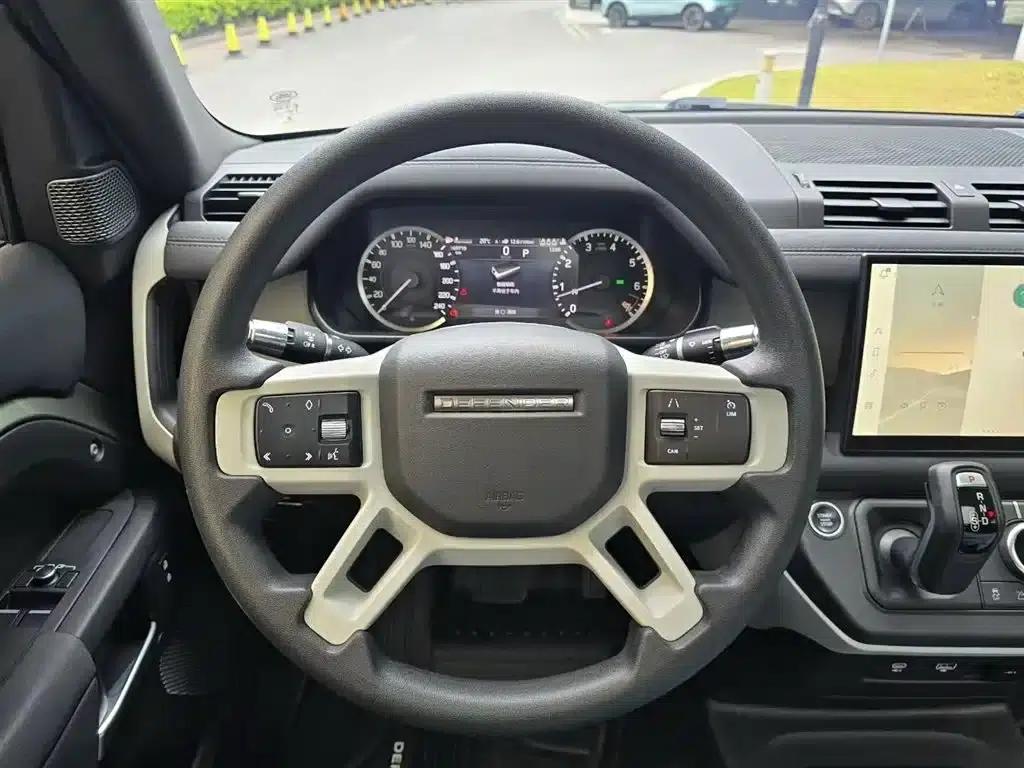 2022 Land Rover Defender 90 2.0T P300 SE — миниатюра 8
