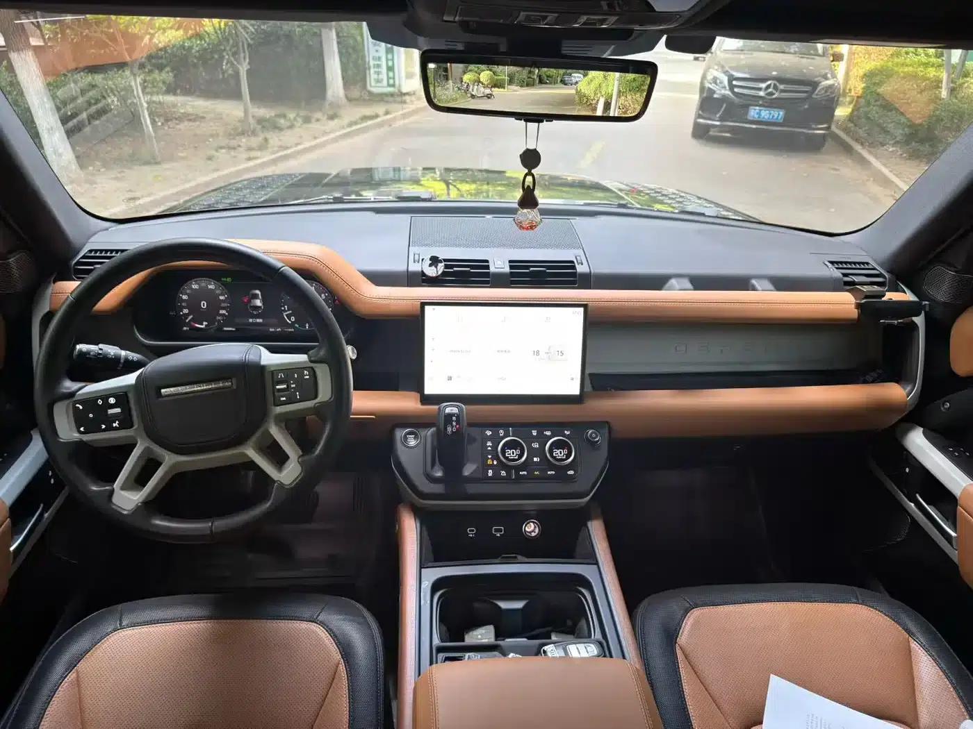 2024 Land Rover Defender 110 3.0T P400 X-DYNAMIC HSE — миниатюра 5