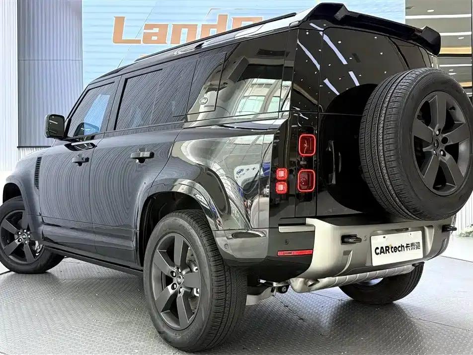 2024 Land Rover Defender 110 3.0T P400 X-DYNAMIC HSE — миниатюра 11
