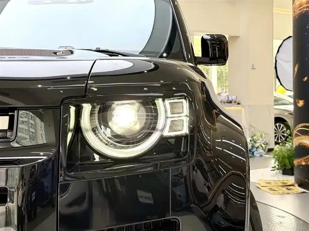 2024 Land Rover Defender 110 3.0T P400 X-DYNAMIC HSE — миниатюра 12