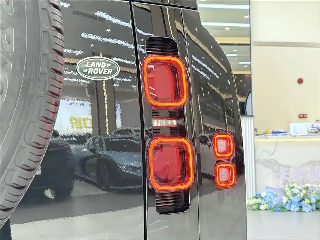 2024 Land Rover Defender 110 3.0T P400 X-DYNAMIC HSE — миниатюра 13