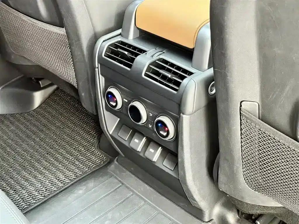2024 Land Rover Defender 110 3.0T P400 X-DYNAMIC HSE — миниатюра 3