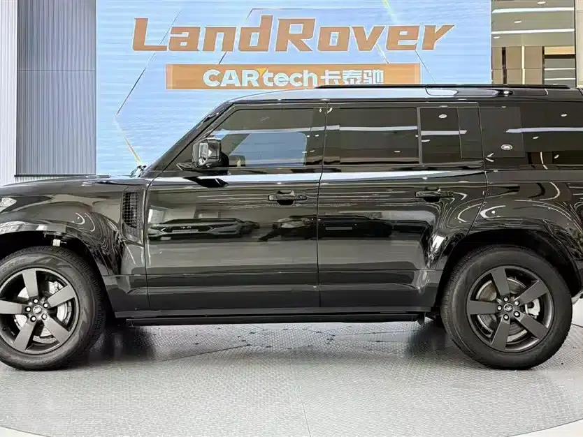 2024 Land Rover Defender 110 3.0T P400 X-DYNAMIC HSE — миниатюра 9