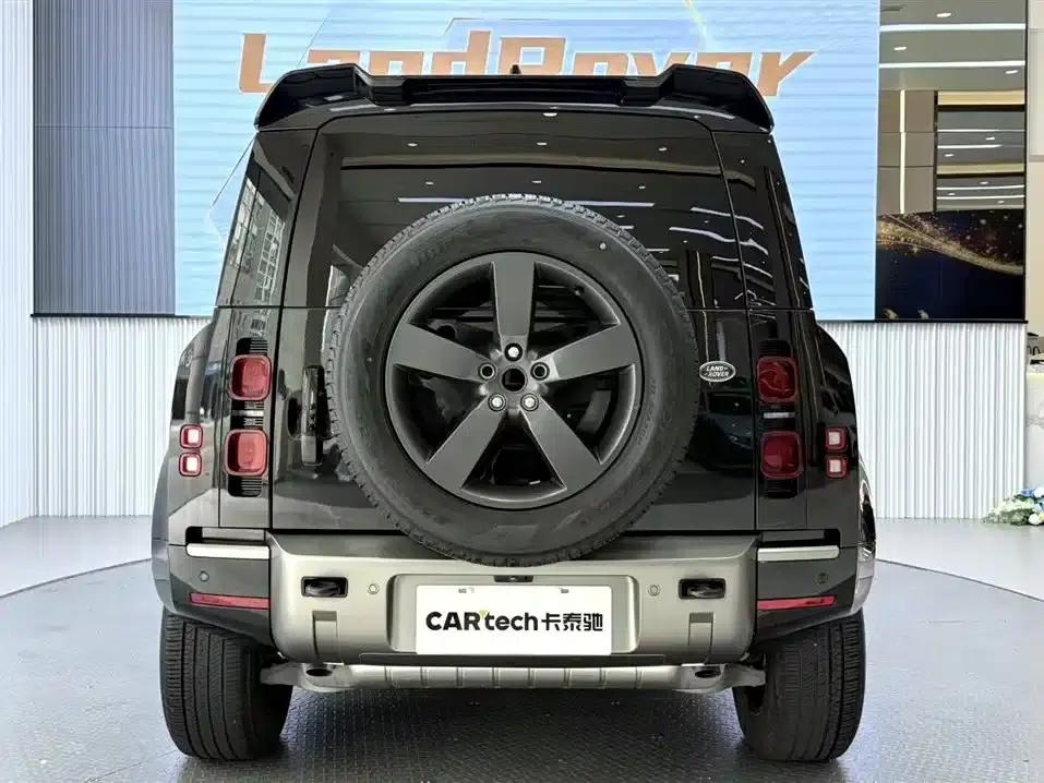 2024 Land Rover Defender 110 3.0T P400 X-DYNAMIC HSE — миниатюра 10