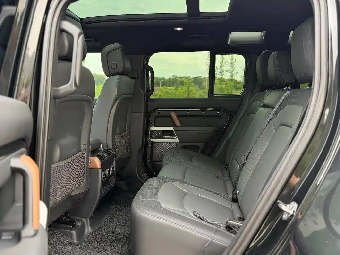 2023 Land Rover Defender Facelift 110 3.0T P400 X-DYNAMIC HSE — миниатюра 12