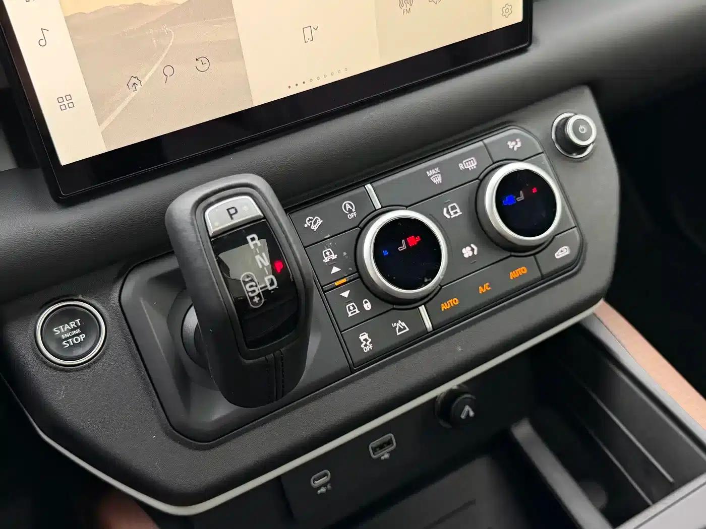 2023 Land Rover Defender Facelift 110 3.0T P400 X-DYNAMIC HSE — миниатюра 9
