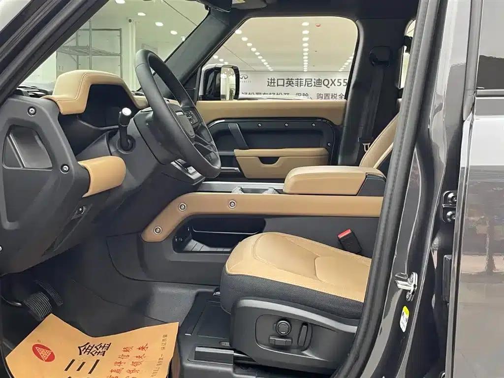 2025 Land Rover Defender 110 3.0T P400 Dark Edition — миниатюра 15