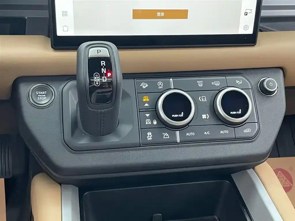 2025 Land Rover Defender 110 3.0T P400 Dark Edition — миниатюра 21