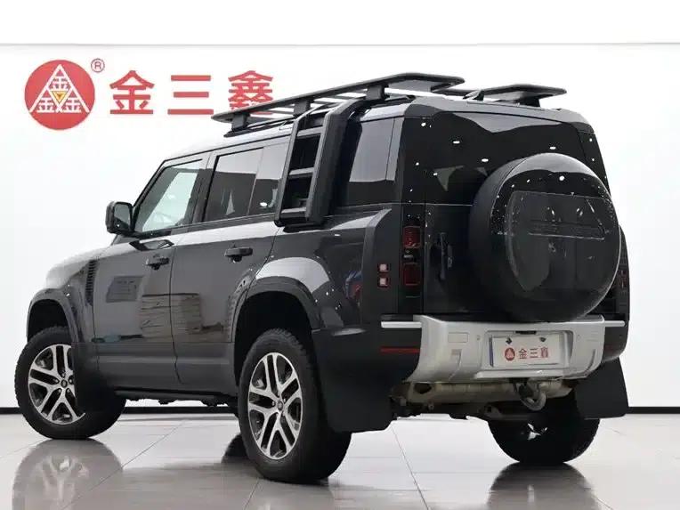2025 Land Rover Defender 110 3.0T P400 Dark Edition — миниатюра 4