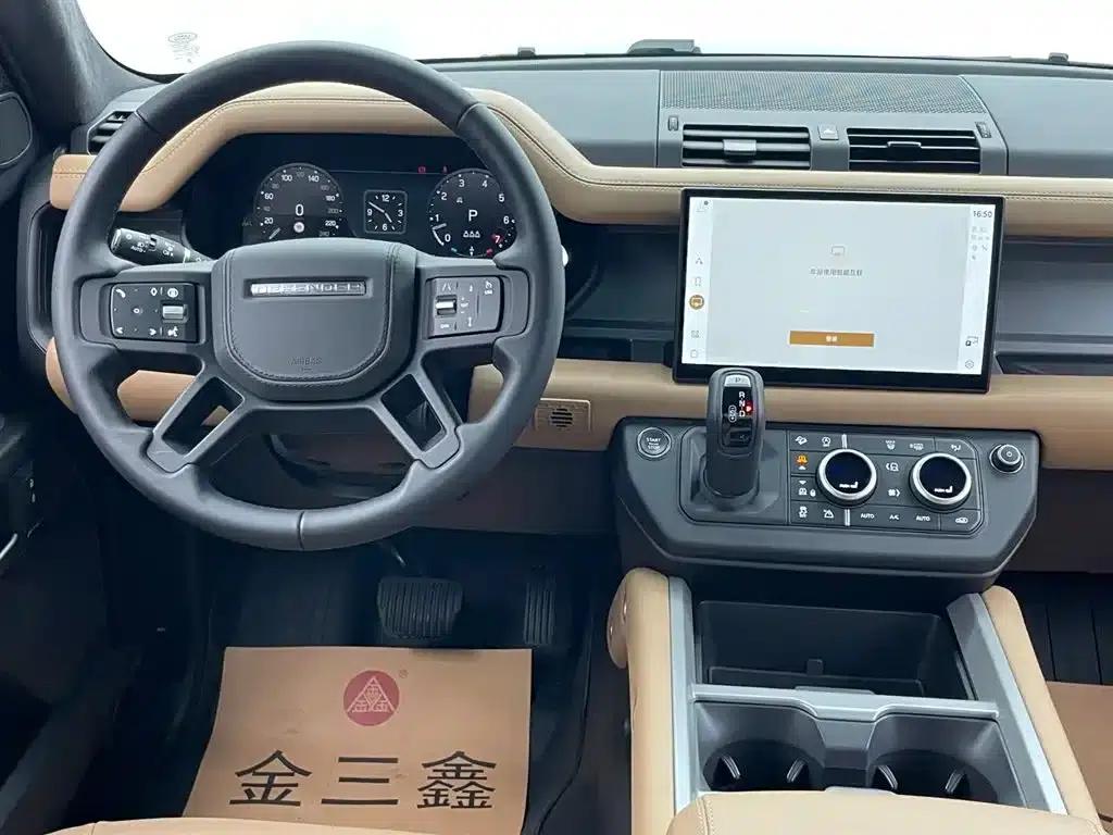 2025 Land Rover Defender 110 3.0T P400 Dark Edition — миниатюра 31