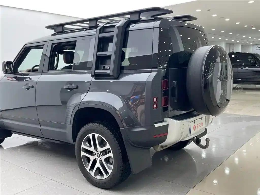 2025 Land Rover Defender 110 3.0T P400 Dark Edition — миниатюра 34
