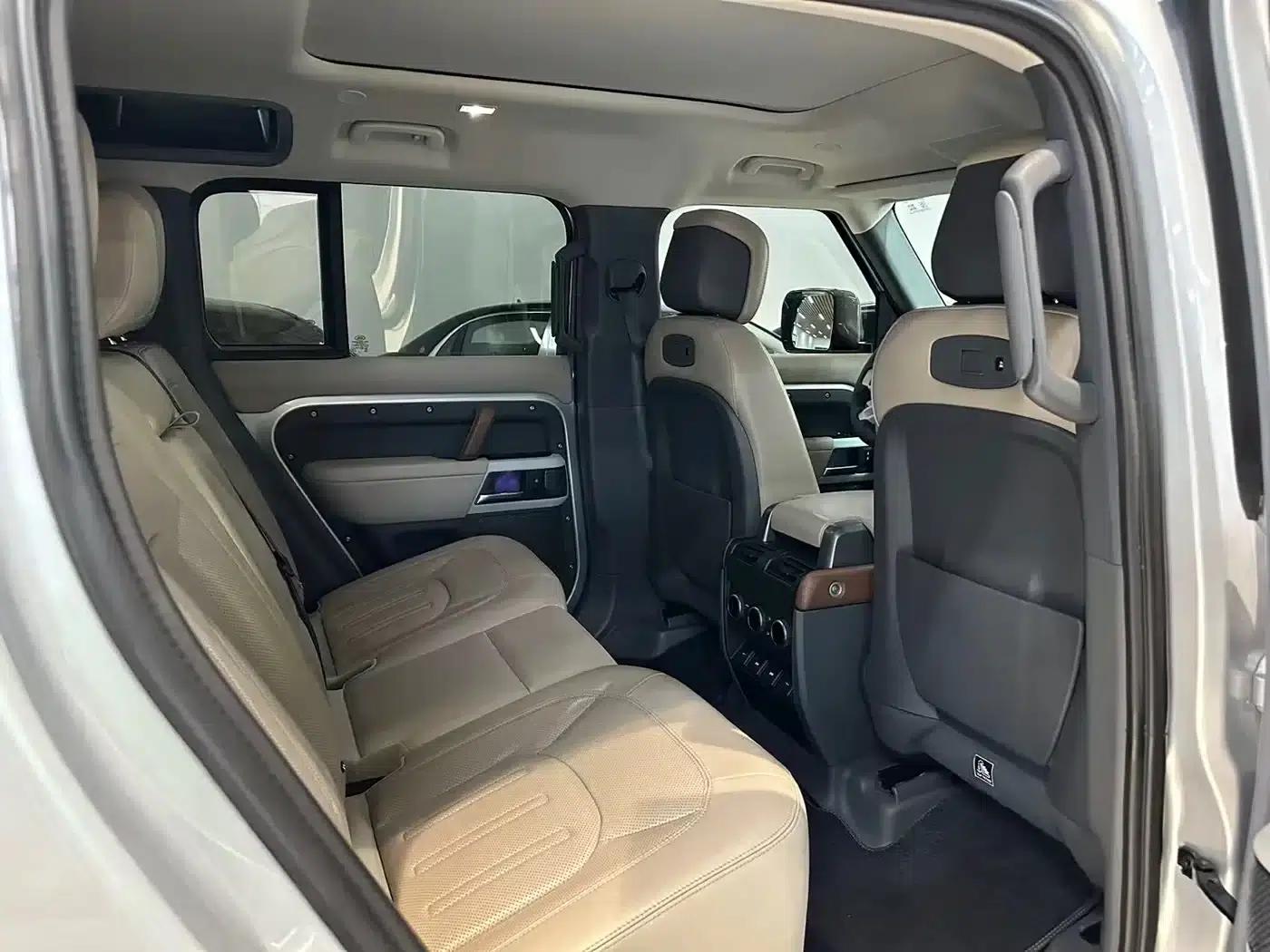 2020 Land Rover Defender 110 P400 Dark Edition — миниатюра 13