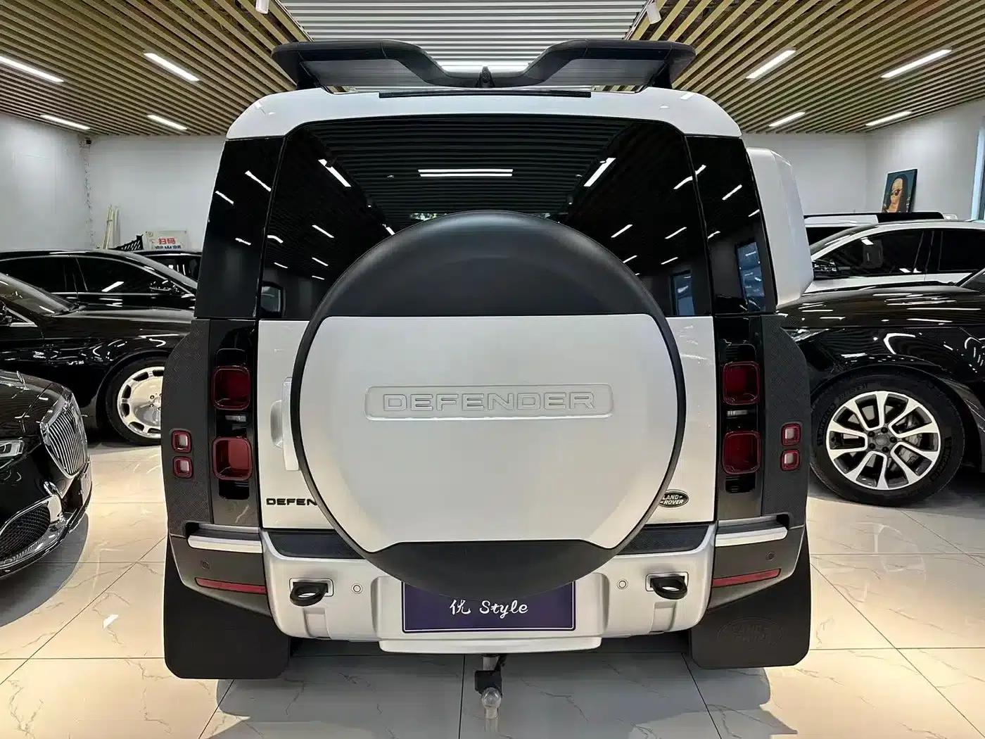 2020 Land Rover Defender 110 P400 Dark Edition — миниатюра 5
