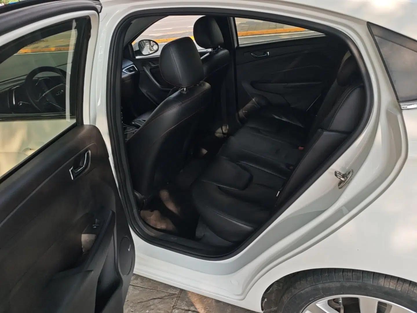 Chery Arrizo 5 2017 1.5L Manual Lingchao Edition — миниатюра 20