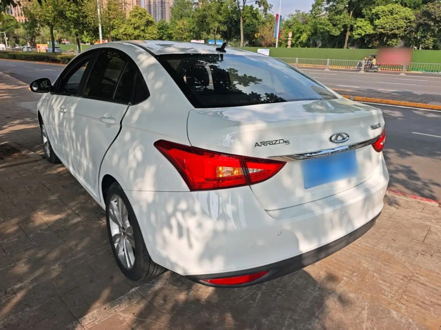 Chery Arrizo 5 2017 1.5L Manual Lingchao Edition — миниатюра 4