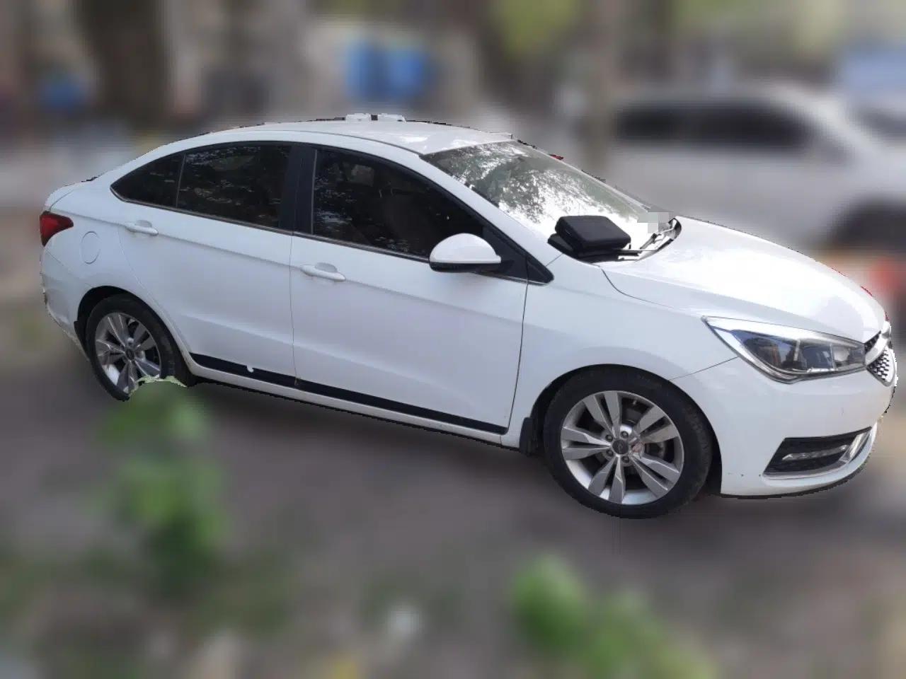 Chery Arrizo 5 2016 1.5L CVT Trendsetting Edition — миниатюра 3