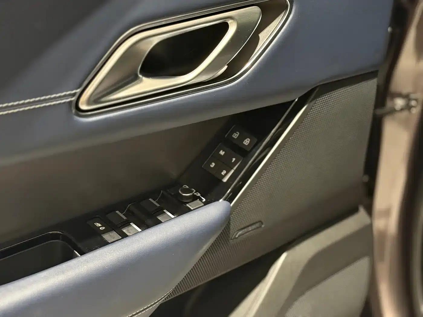 Range Rover Velar 2022 250PS Gold Edition — миниатюра 14