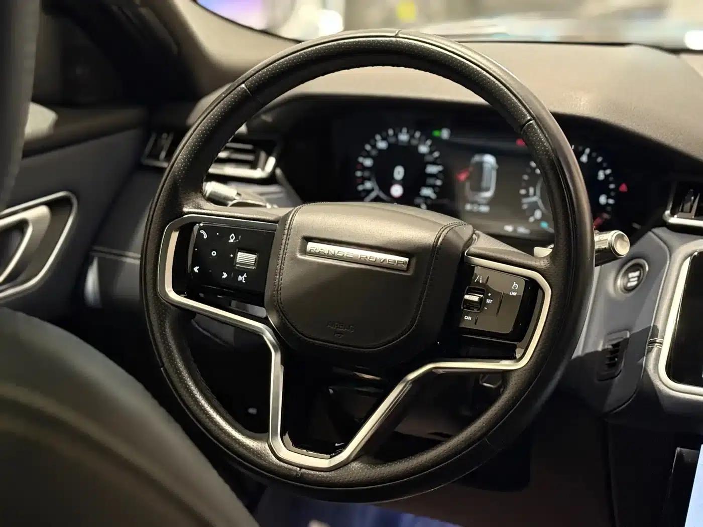 Range Rover Velar 2022 250PS Gold Edition — миниатюра 8