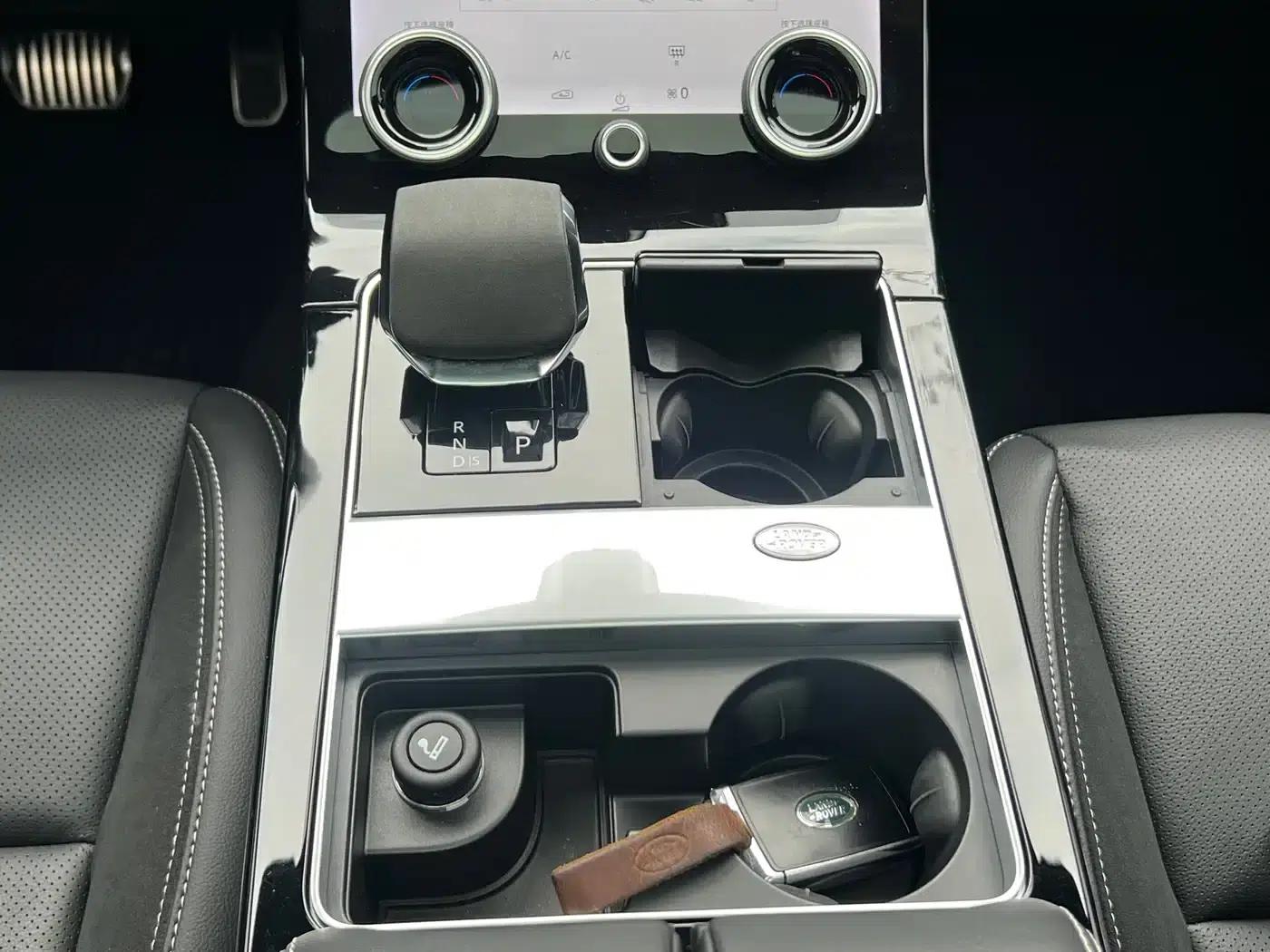 Range Rover Velar 2022 250PS Gold Edition — миниатюра 11