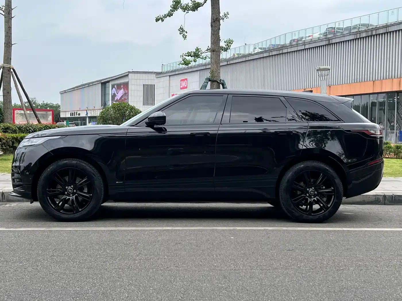 Range Rover Velar 2022 250PS Gold Edition — миниатюра 4