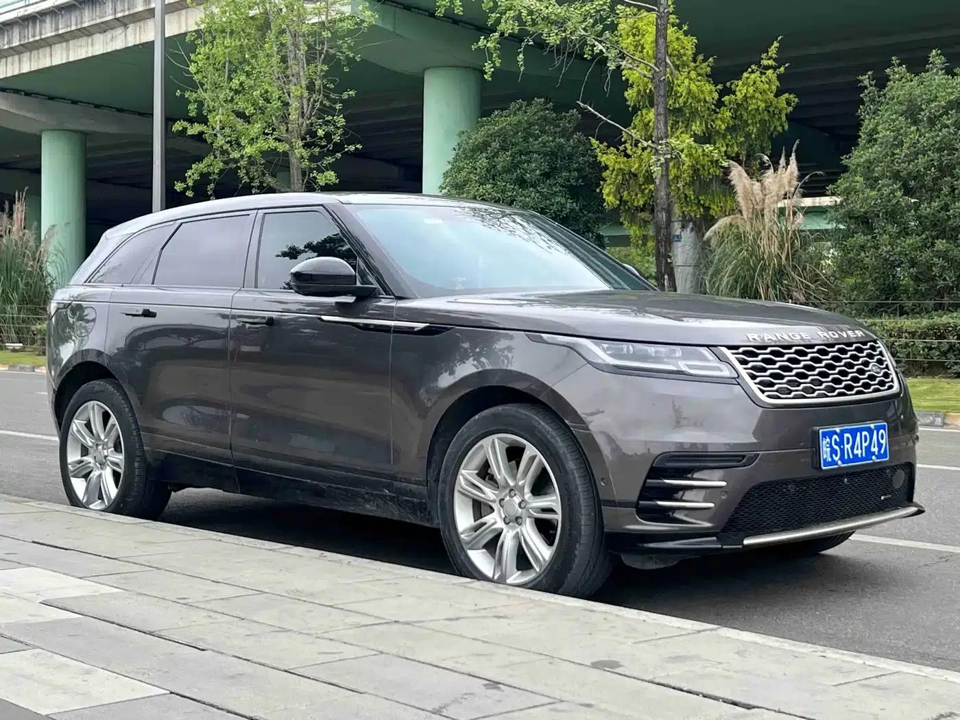 Range Rover Velar 2022 250PS Gold Edition — миниатюра 2