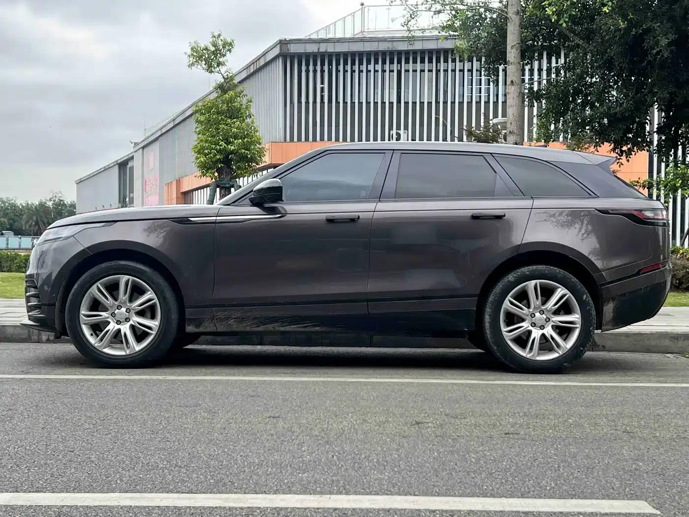 Range Rover Velar 2022 250PS Gold Edition — миниатюра 4