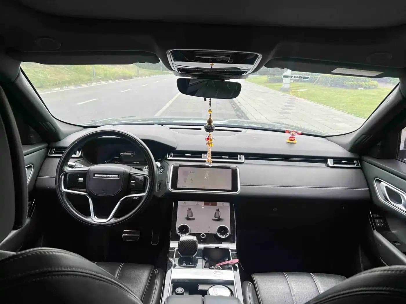 Range Rover Velar 2022 250PS Gold Edition — миниатюра 9