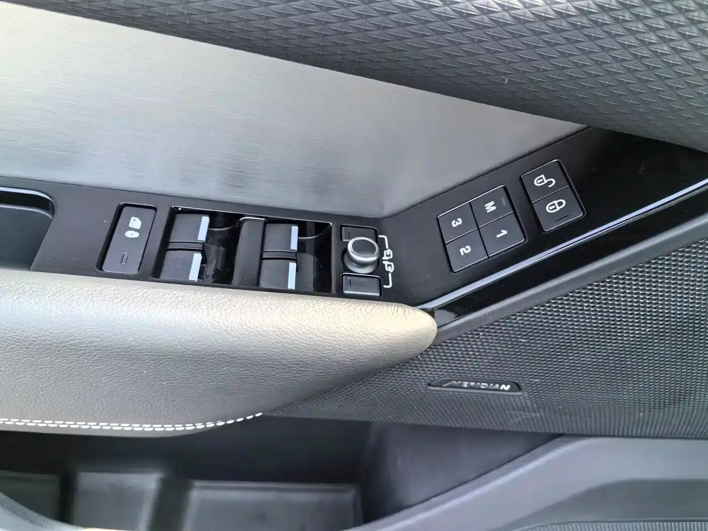 Range Rover Velar 2017 P380 R-DYNAMIC S — миниатюра 20