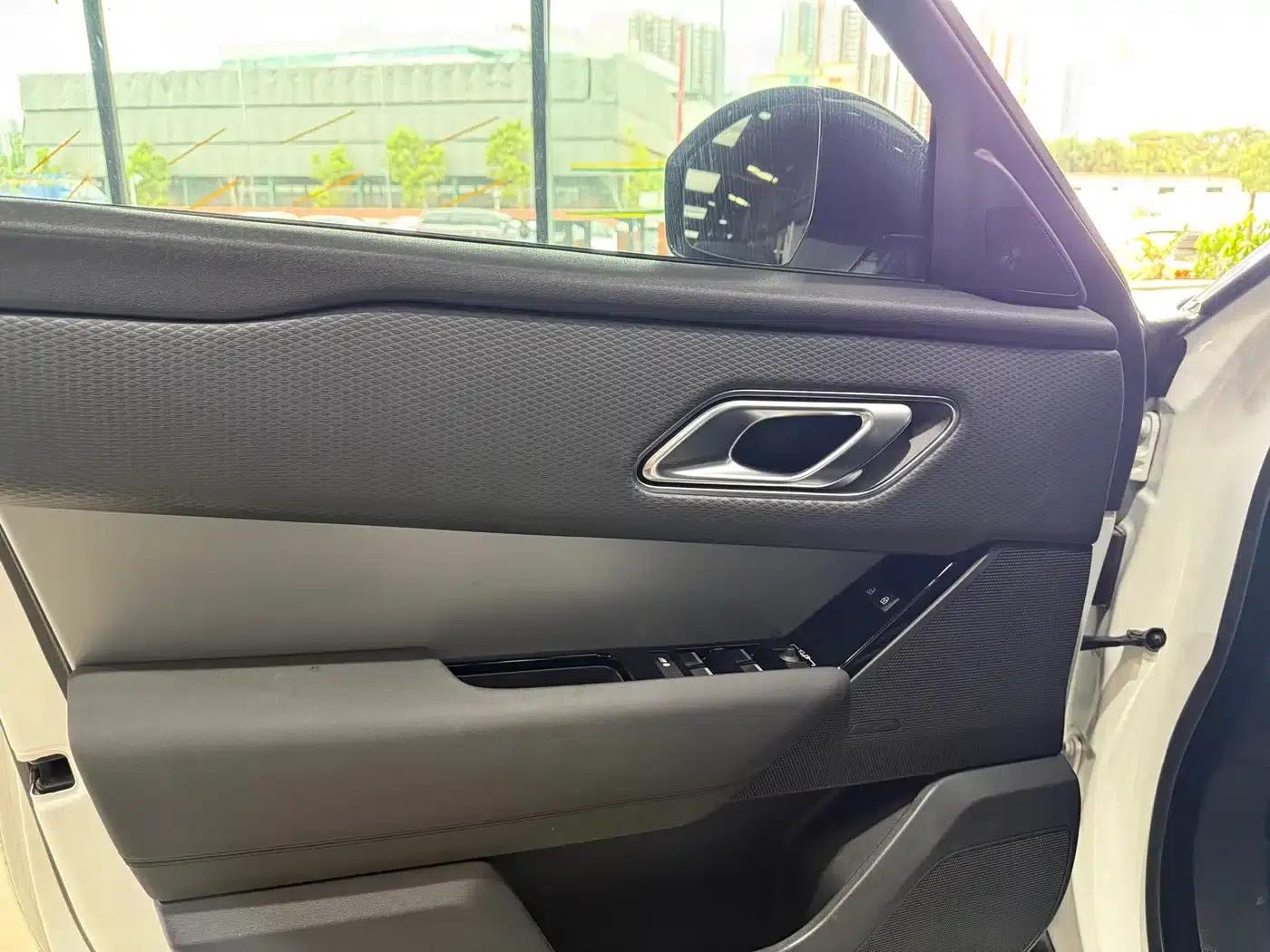 Range Rover Velar 2024 S — миниатюра 7
