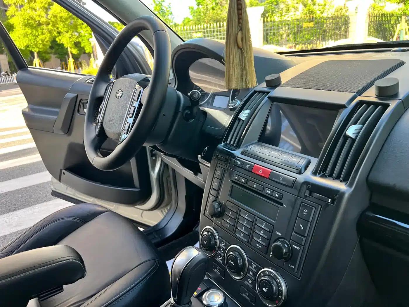 Freelander 2 2012 2.0T Si4 HSE Petrol Version — миниатюра 13