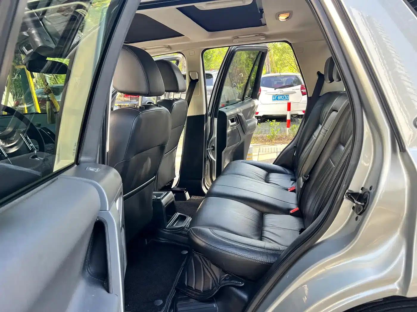 Freelander 2 2012 2.0T Si4 HSE Petrol Version — миниатюра 18