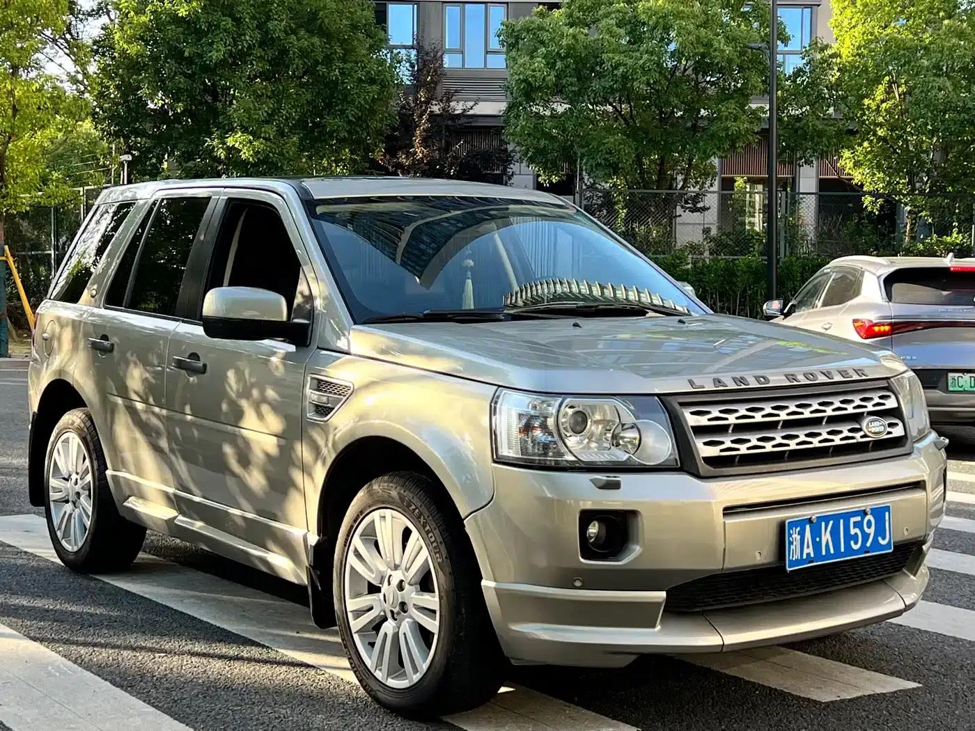 Freelander 2 2012 2.0T Si4 HSE Petrol Version — миниатюра 3