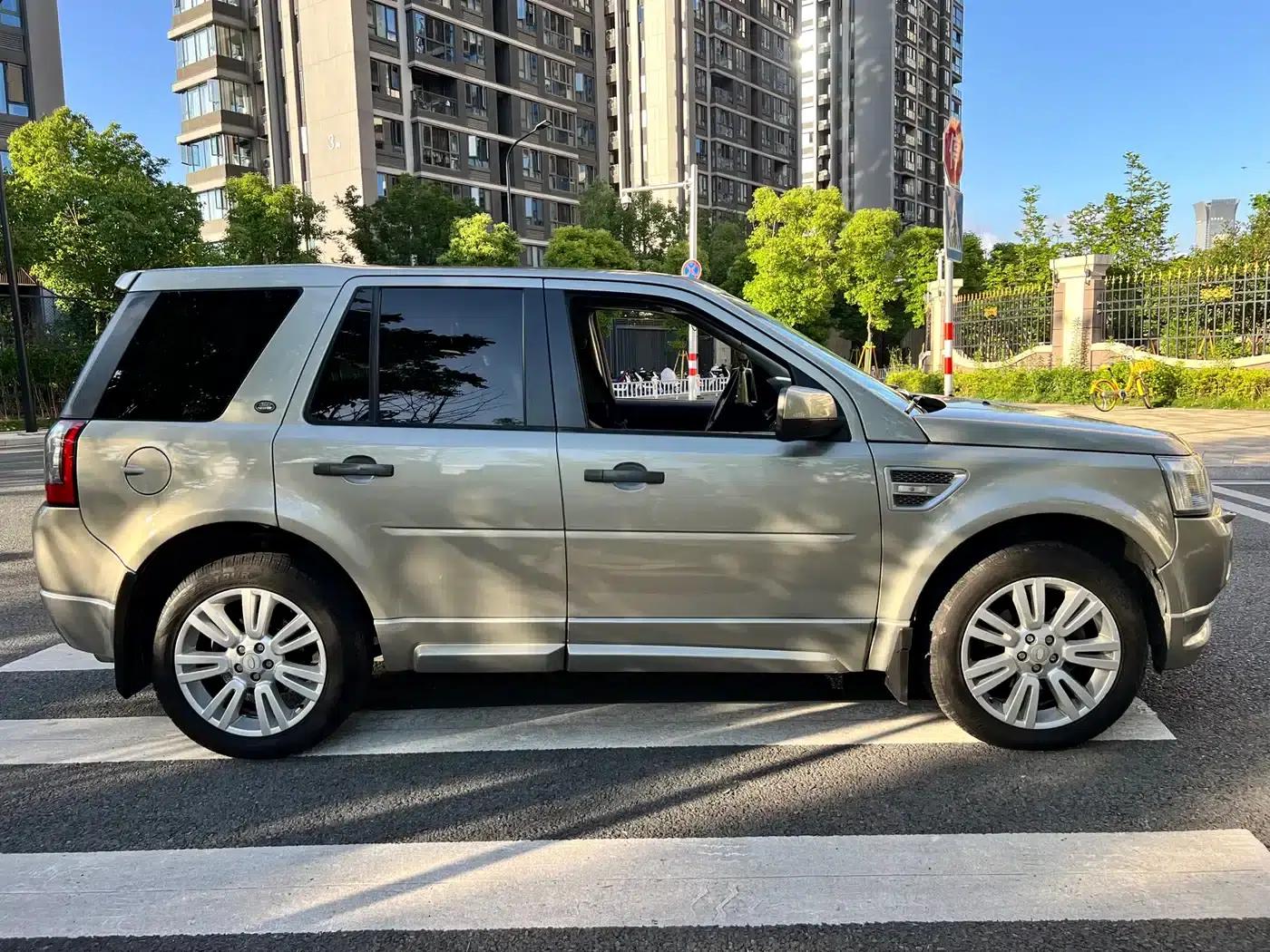 Freelander 2 2012 2.0T Si4 HSE Petrol Version — миниатюра 4