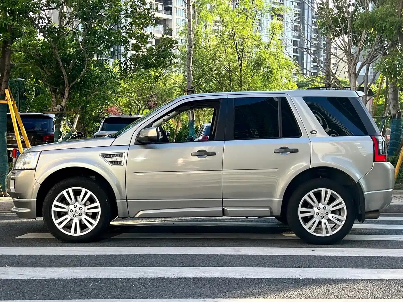 Freelander 2 2012 2.0T Si4 HSE Petrol Version — миниатюра 8
