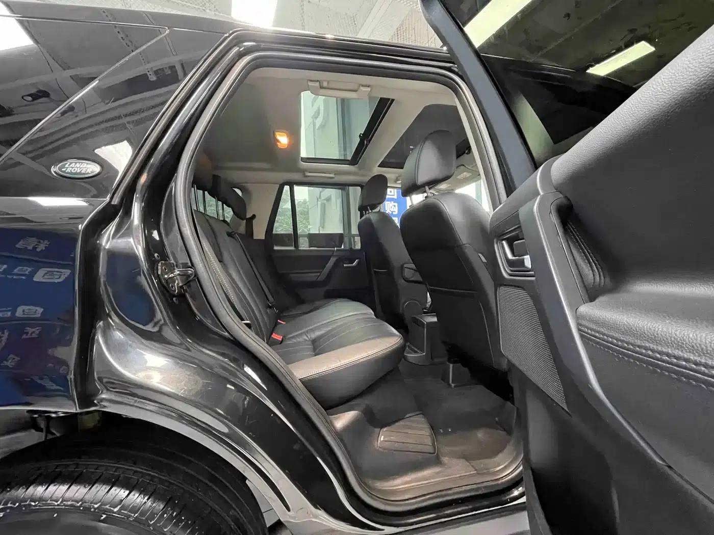 Freelander 2 2014 2.2T SD4 SE Diesel — миниатюра 11