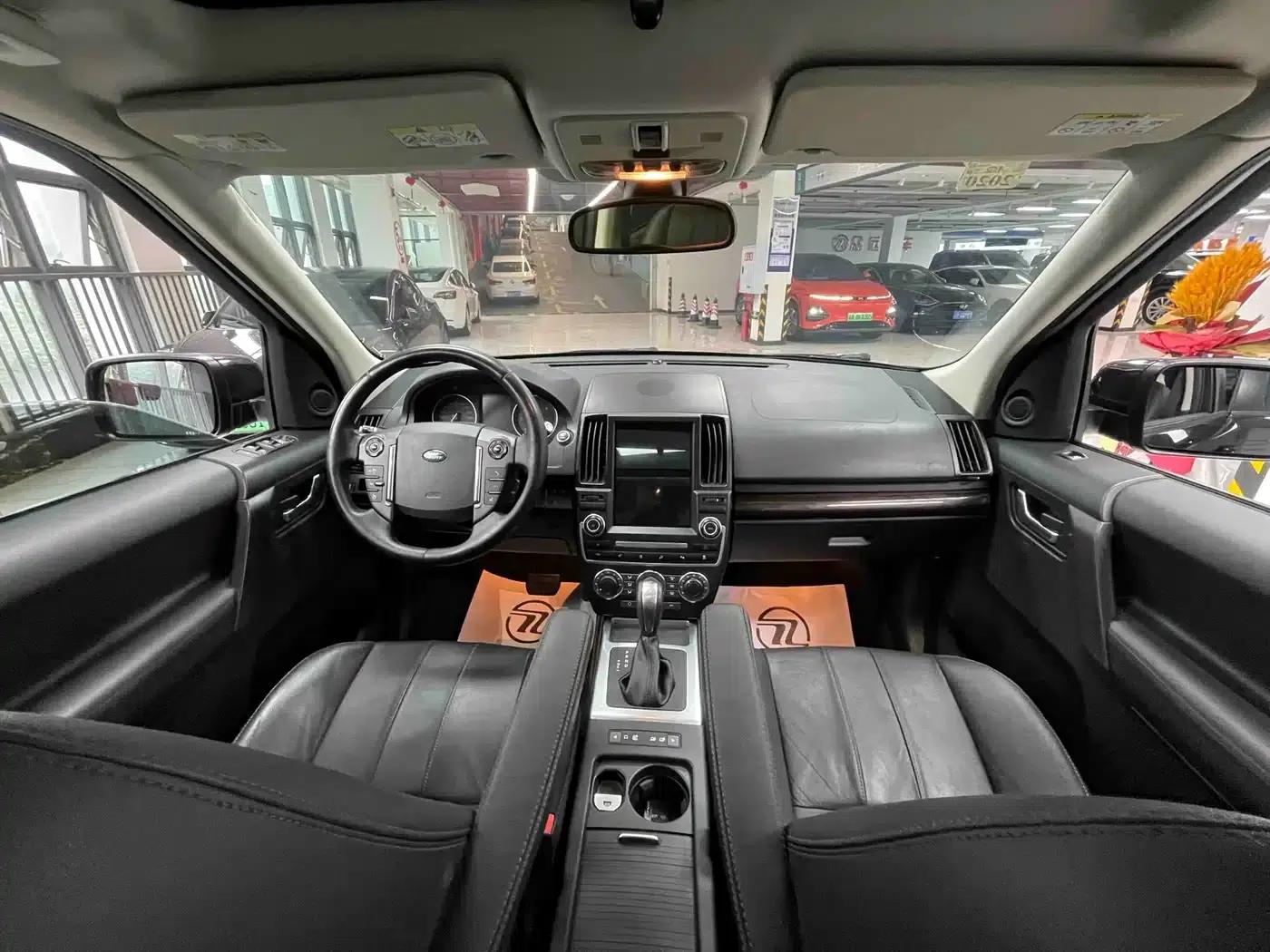 Freelander 2 2014 2.2T SD4 SE Diesel — миниатюра 12