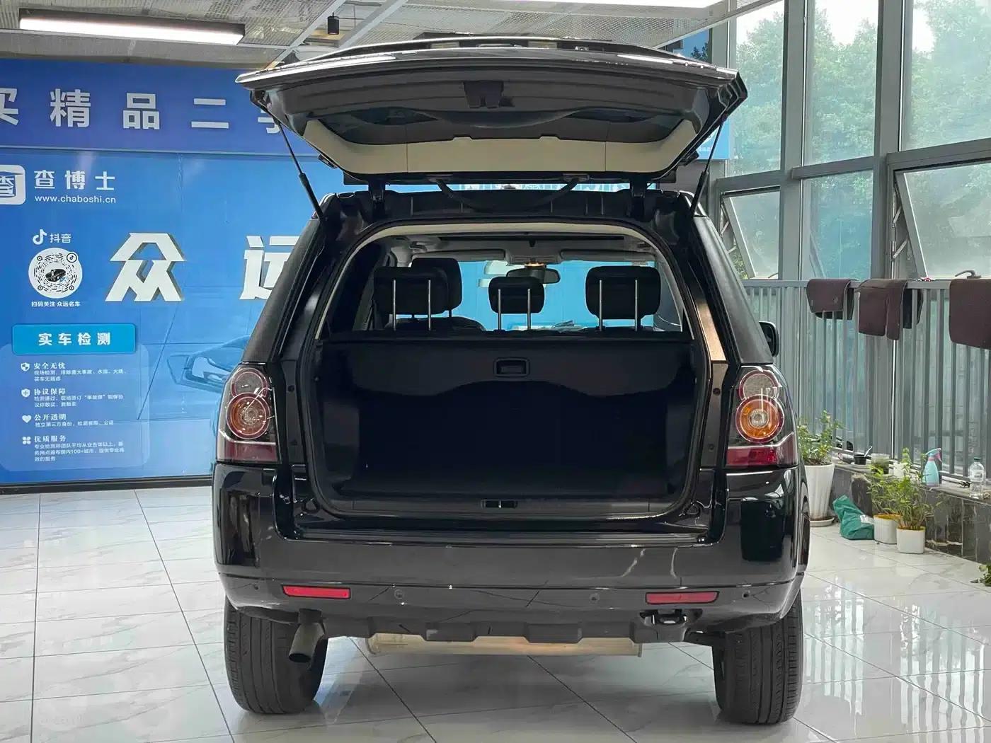 Freelander 2 2014 2.2T SD4 SE Diesel — миниатюра 13