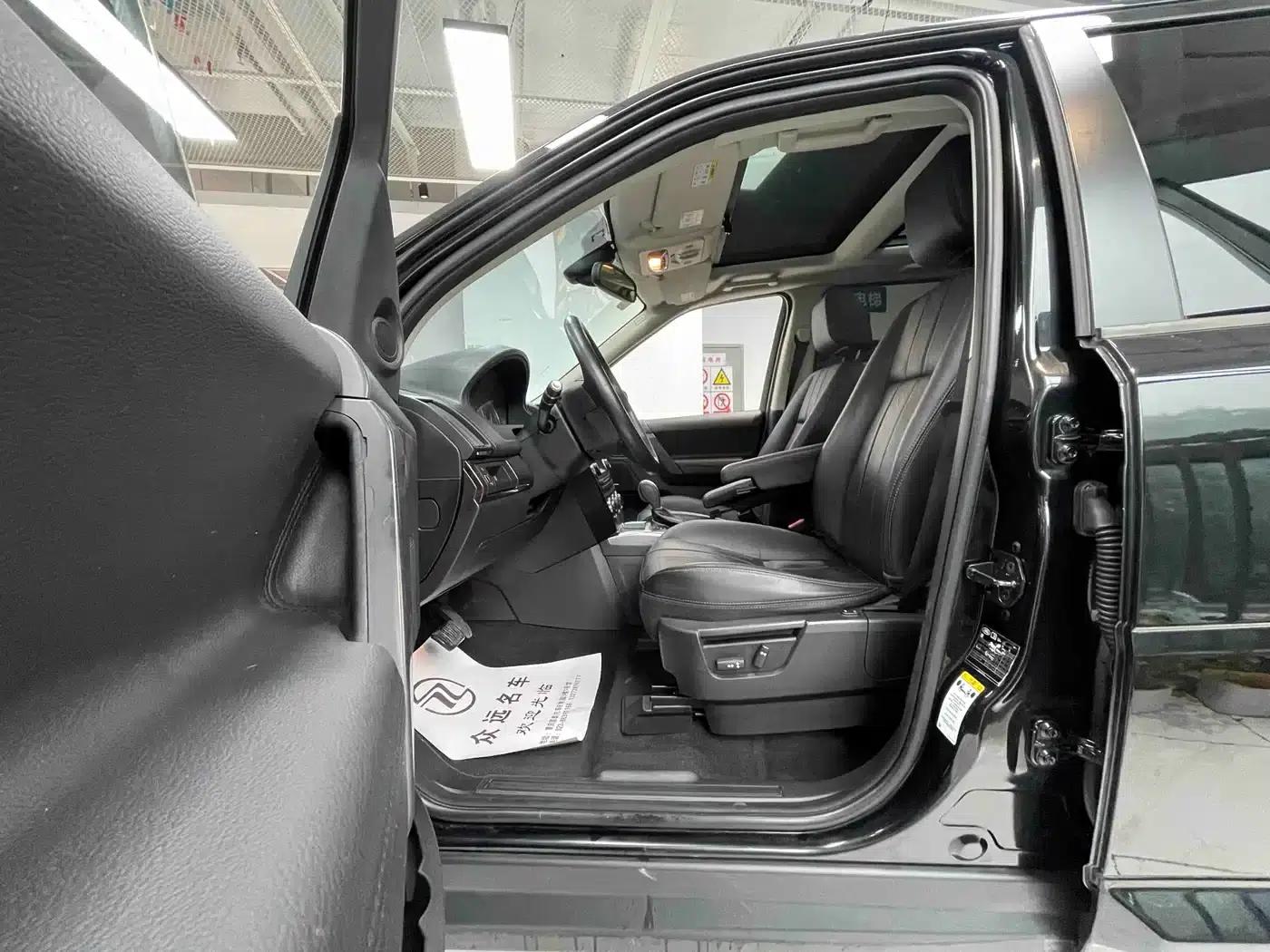 Freelander 2 2014 2.2T SD4 SE Diesel — миниатюра 4