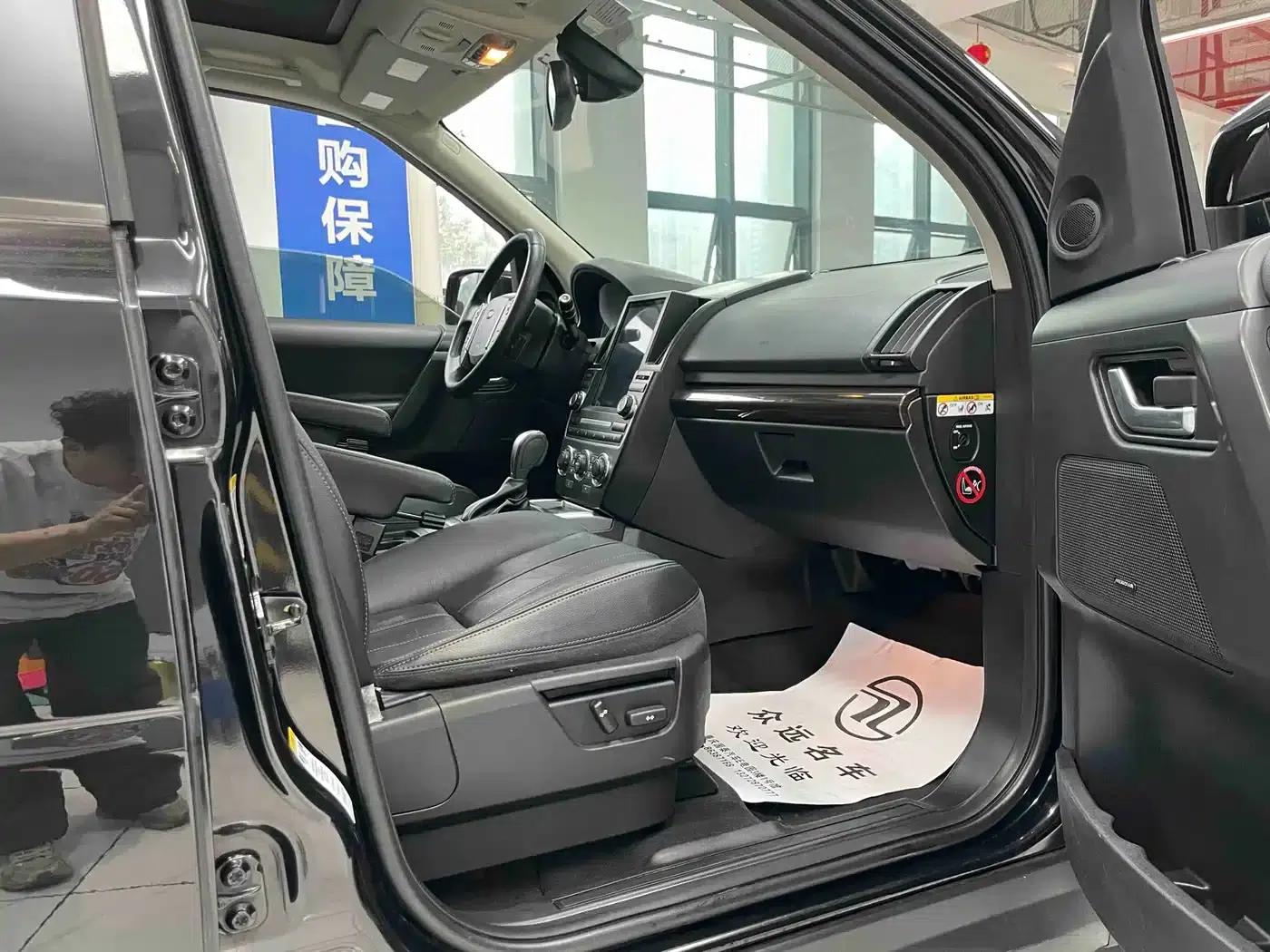Freelander 2 2014 2.2T SD4 SE Diesel — миниатюра 10