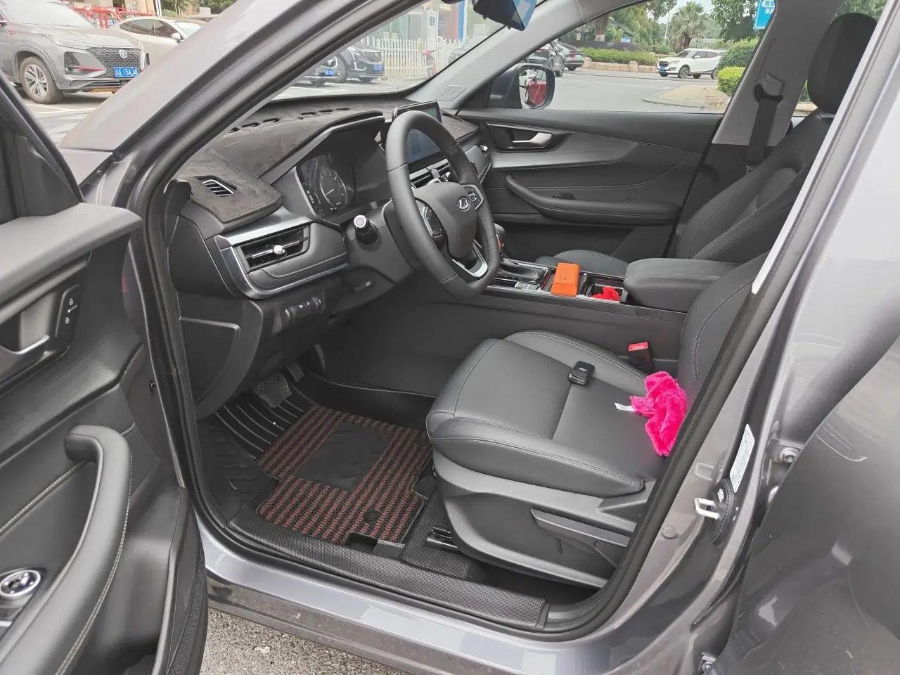 Chery Tiggo 5x 2025 1.5L CVT Excellence Edition — миниатюра 17