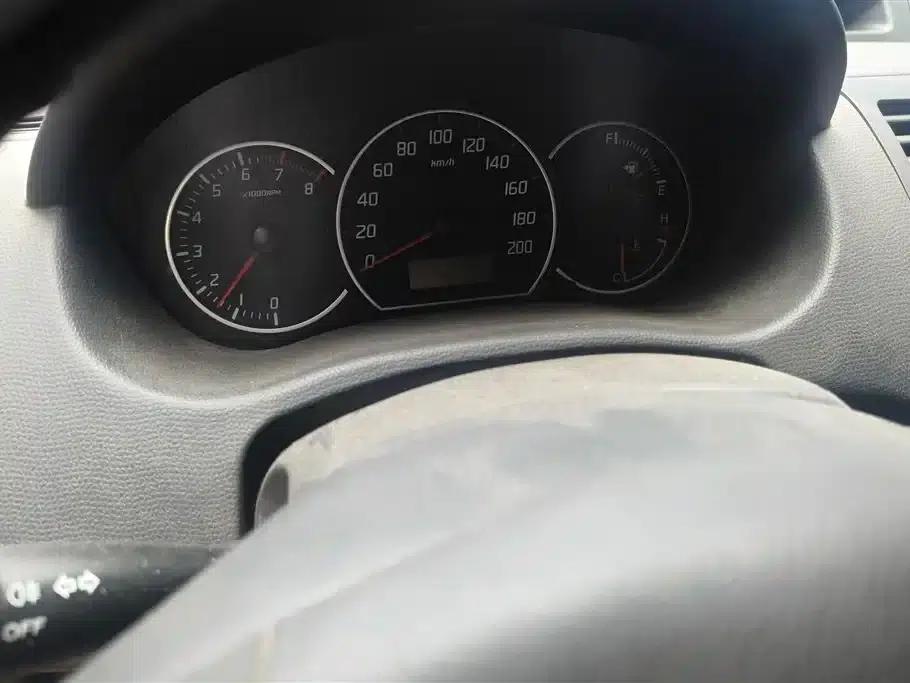 2015 Swift 1.5L Manual Limited Edition — миниатюра 14
