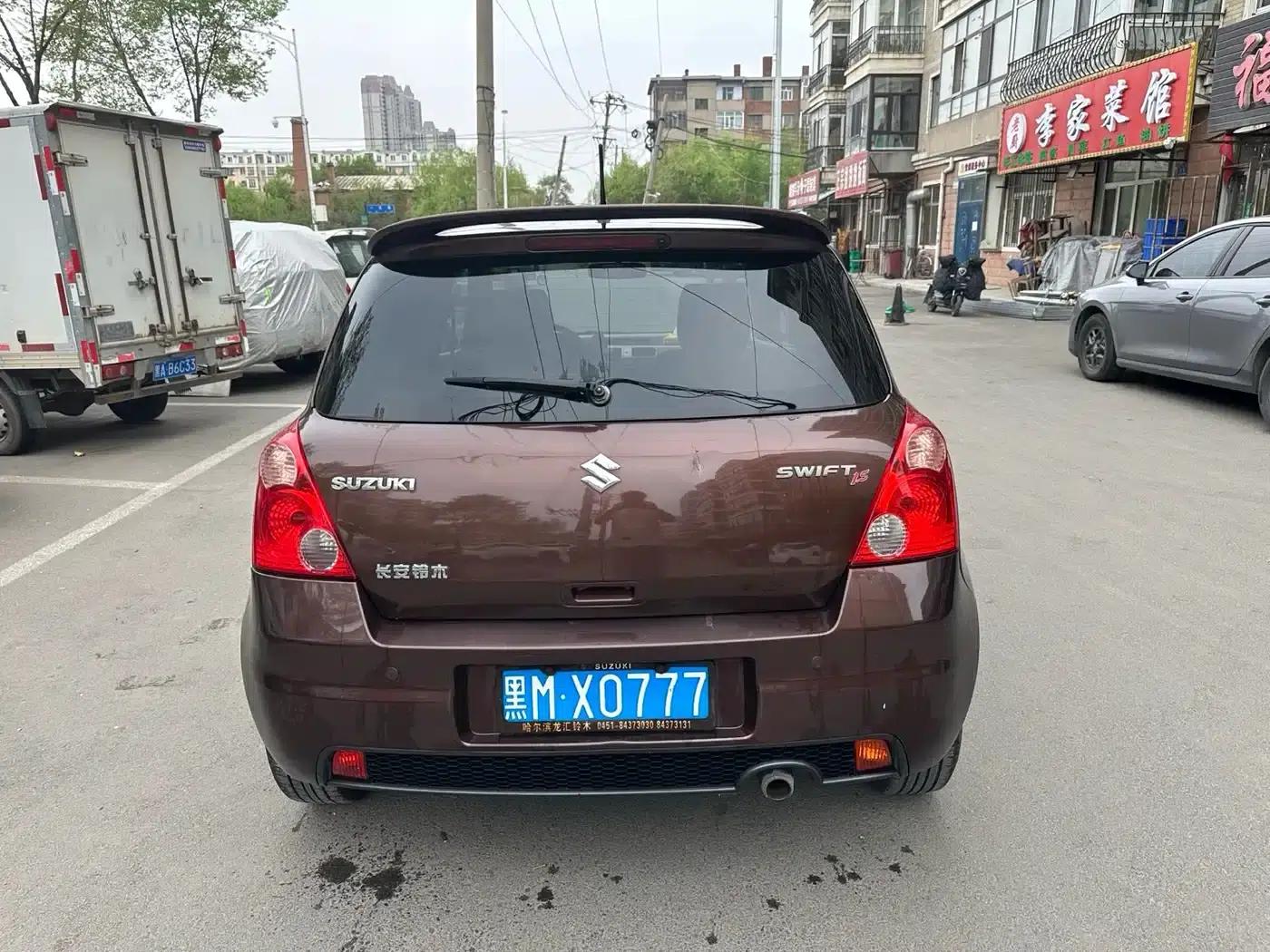 2011 Swift 1.5L Manual Fashion Edition — миниатюра 4