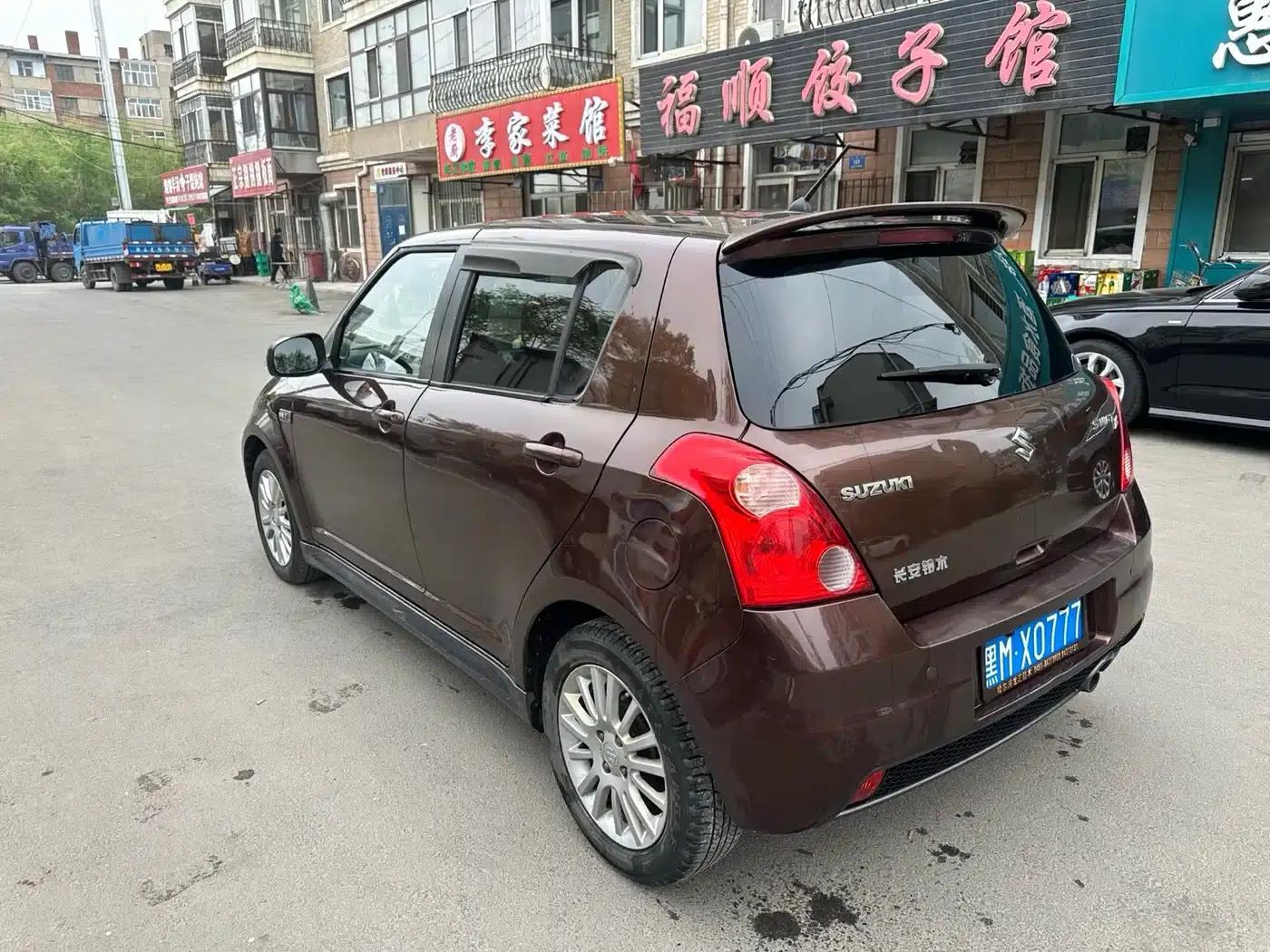 2011 Swift 1.5L Manual Fashion Edition — миниатюра 6