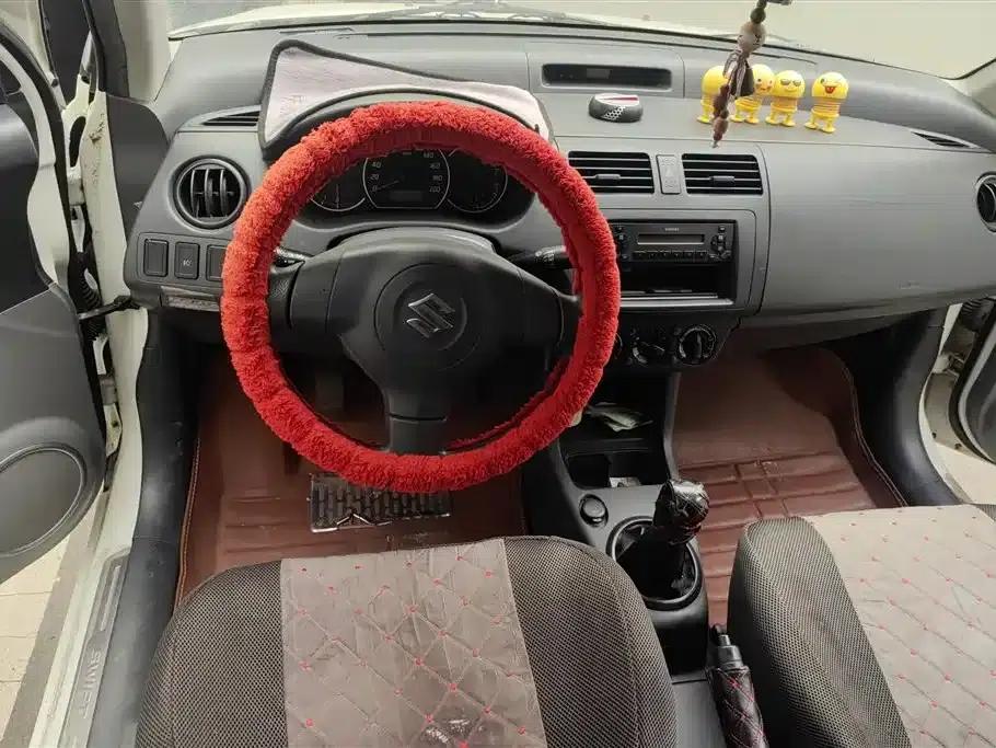 2014 Swift 1.3L Manual Standard Edition — миниатюра 13