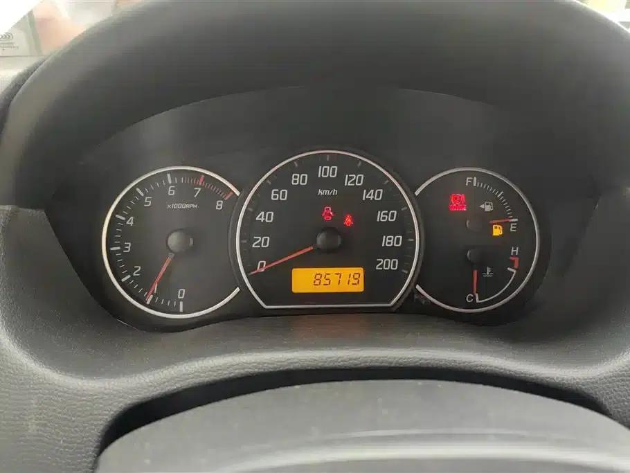 2014 Swift 1.3L Manual Standard Edition — миниатюра 14