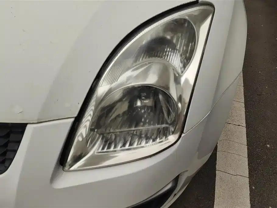 2014 Swift 1.3L Manual Standard Edition — миниатюра 5