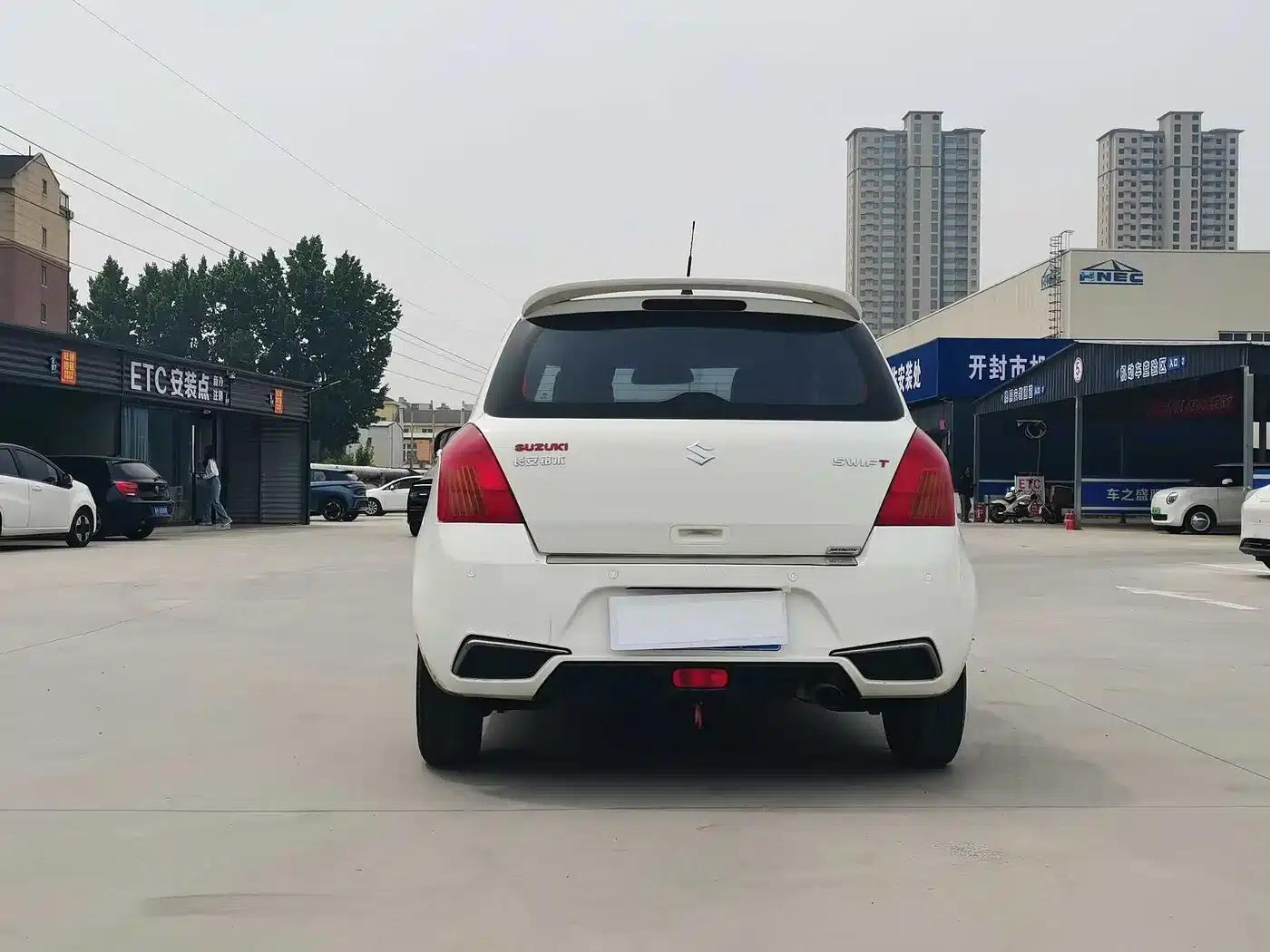 2014 Swift 1.3L Manual Standard Edition — миниатюра 15
