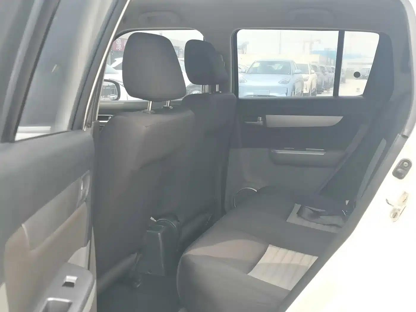 2014 Swift 1.3L Manual Standard Edition — миниатюра 5