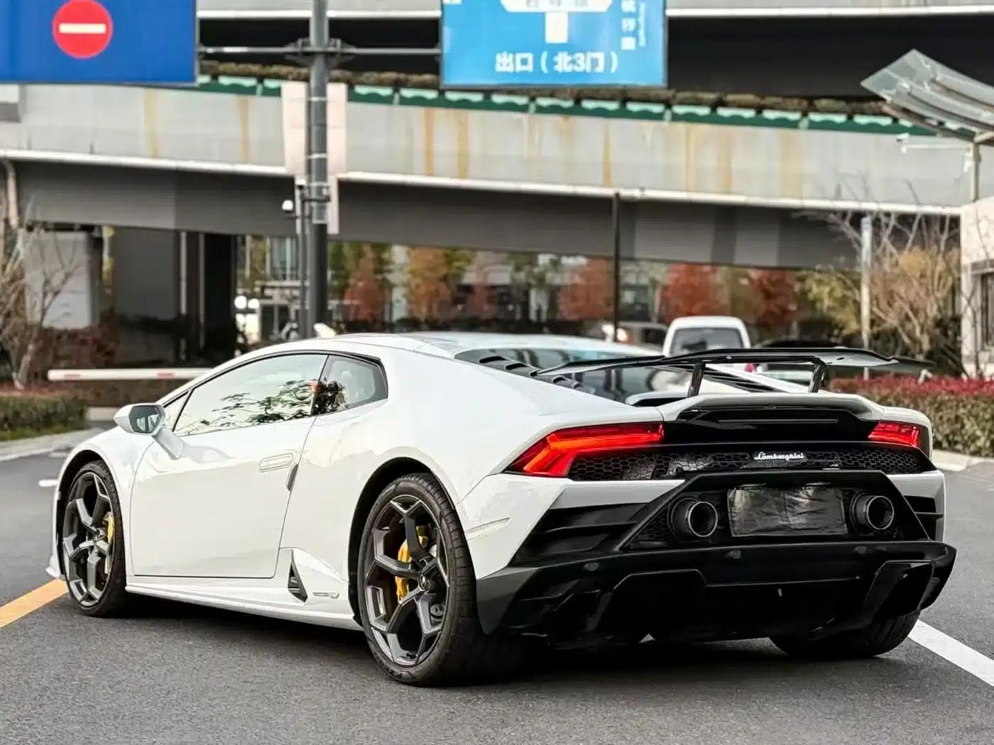 Huracán 2020 Huracán EVO RWD — миниатюра 6