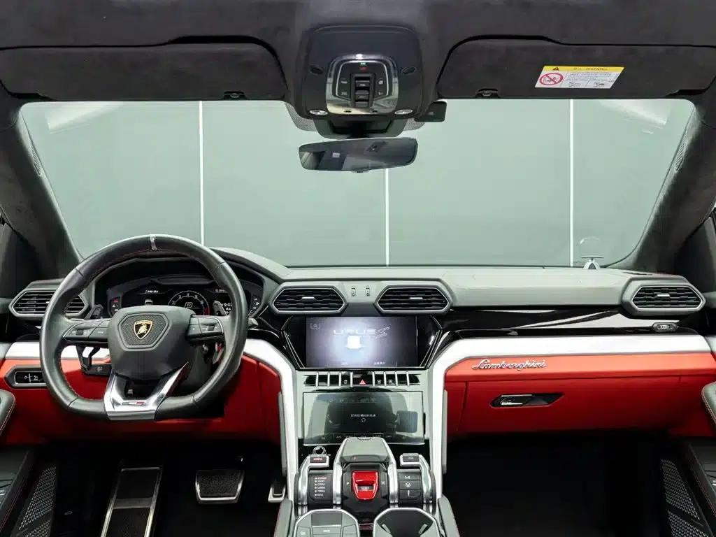 2023 Urus 4.0T V8 S — миниатюра 16